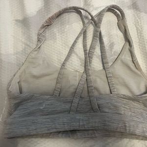 Size 4 lulu bra